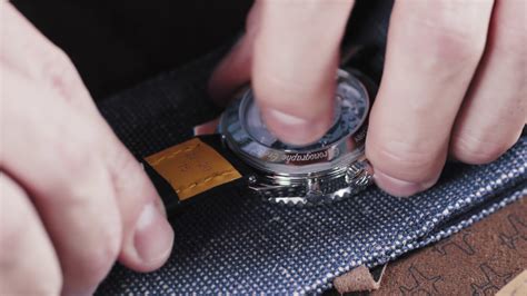 how to change strap on breitling superocean